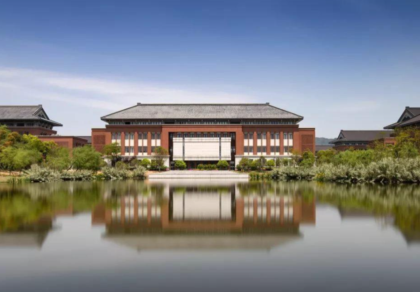 浙江大學【醫療健康產業MBA】顏值當道，看傳統藥企如何布局醫美產業？