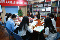 長江商學(xué)院英文MBA項(xiàng)目中心老師訪問社科賽斯教育集團(tuán)