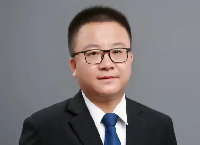 北郵－里昂 GEMBAer馬立信：與光同行，成就夢想