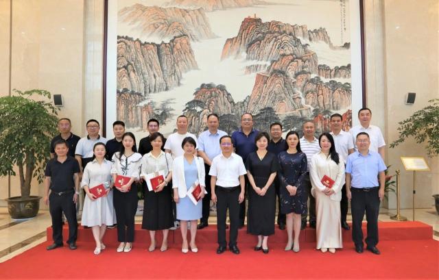 江西財(cái)經(jīng)大學(xué)召開MBA校友會2022年鄉(xiāng)村振興捐贈表彰大會