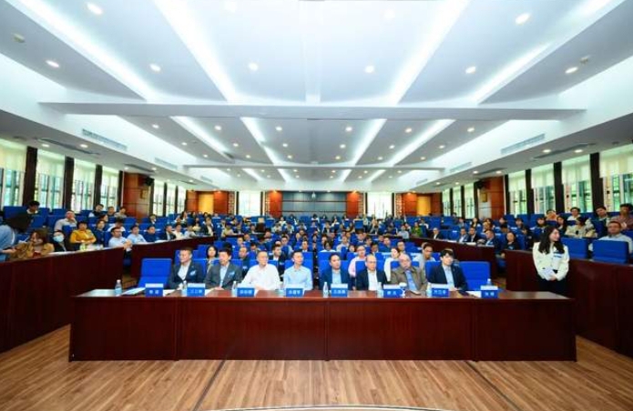 華南理工大學工商管理學院2023年MBA/MPAcc/MEM“啟明星”校外導師敦聘儀式暨主題講座順利舉行