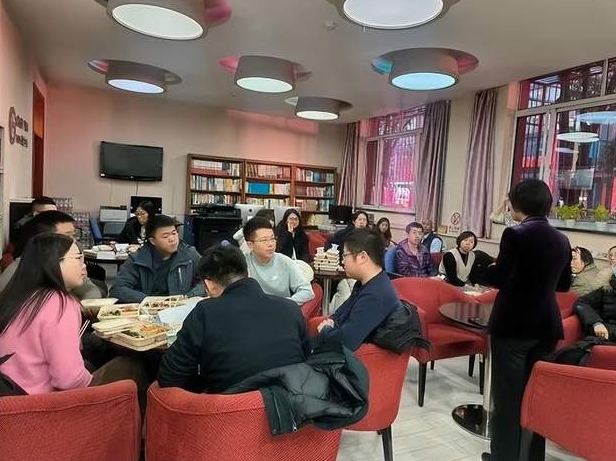 交流促心聲，共話新發(fā)展——首經(jīng)貿(mào)MBA學(xué)生座談會(huì)成功召開(kāi)