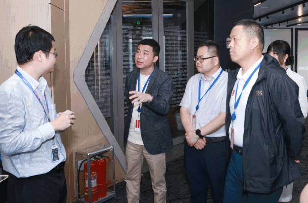 建構無限可能 | 里昂華北學生校友會亞馬遜云科技創新中心參訪