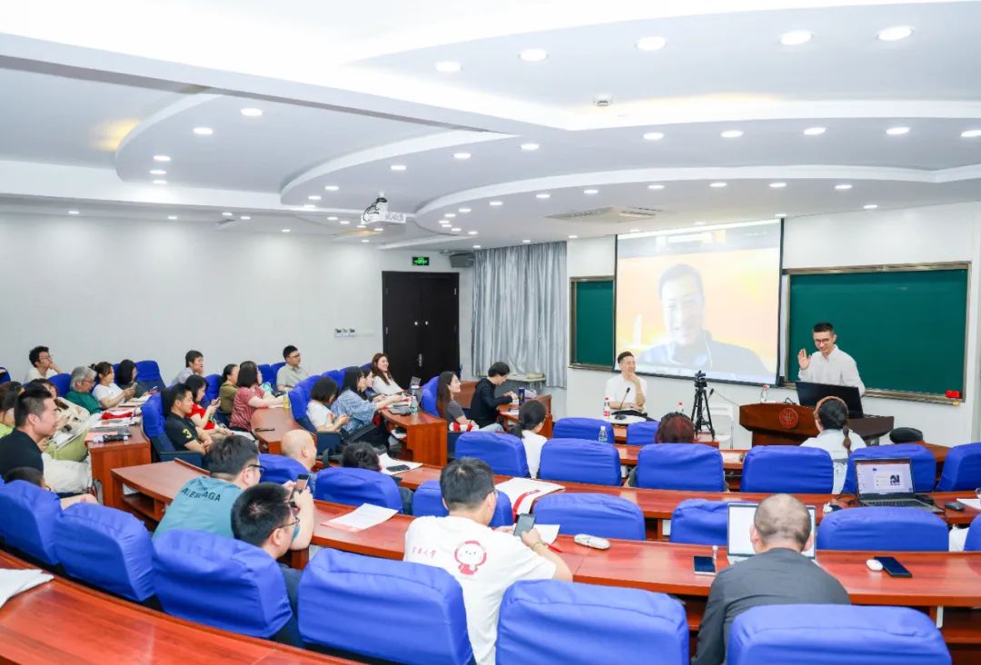 AI未來，潛能無限 | 東華大學(xué)旭日工商管理學(xué)院AI+時(shí)尚營銷高級研修項(xiàng)目公開課圓滿結(jié)束！