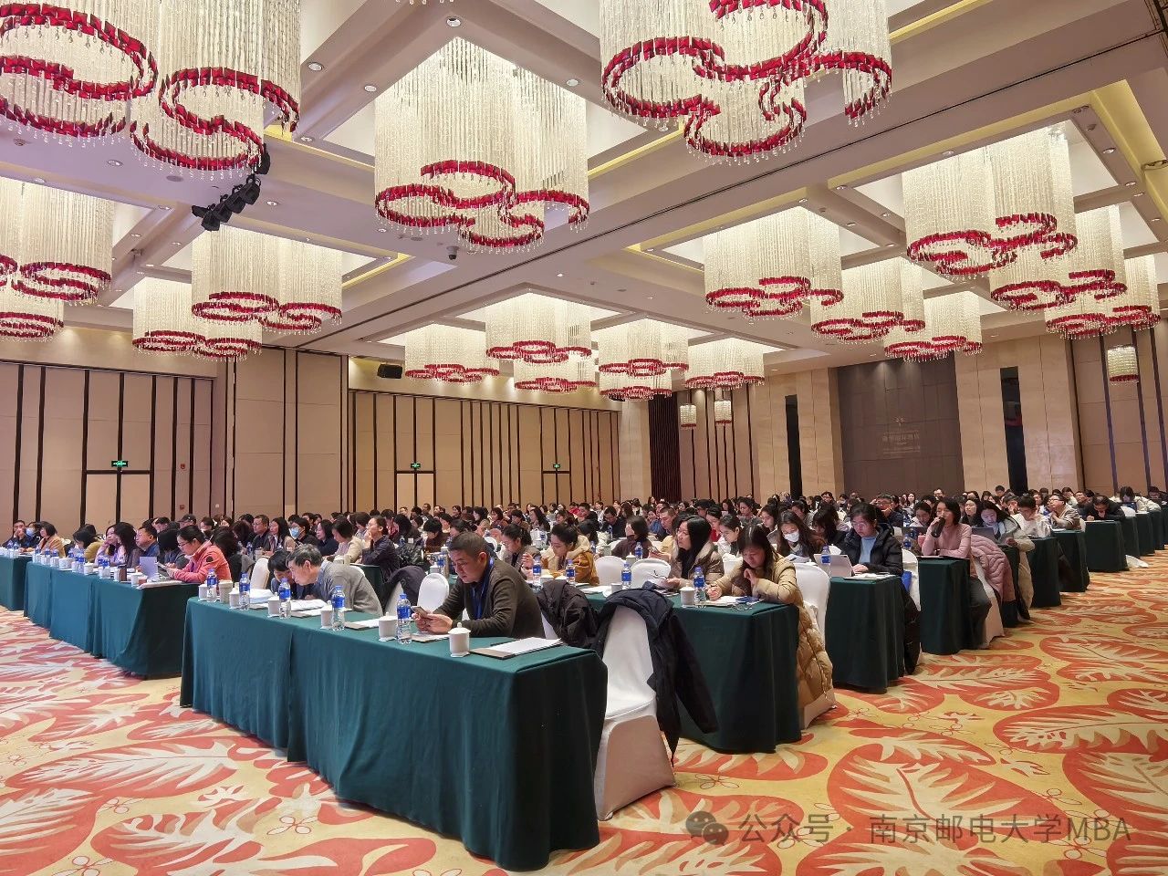 南京郵電大學MBA中心教師受邀在2025年市調大賽指導教師培訓會上做經驗分享