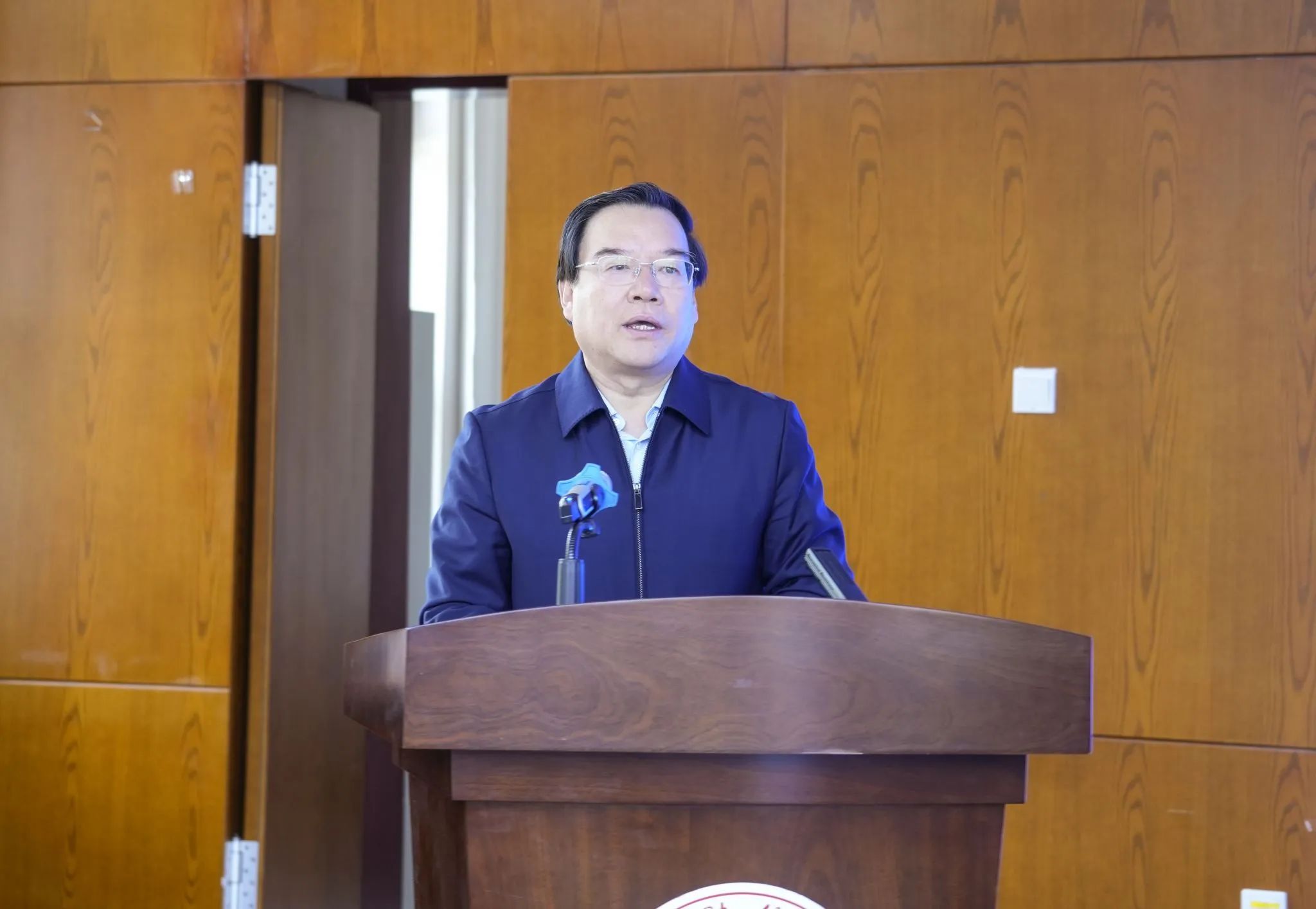 “AI時代商科教育發(fā)展論壇暨山西財經(jīng)大學(xué)MBA校外導(dǎo)師聘任儀式（2025）”圓滿舉行
